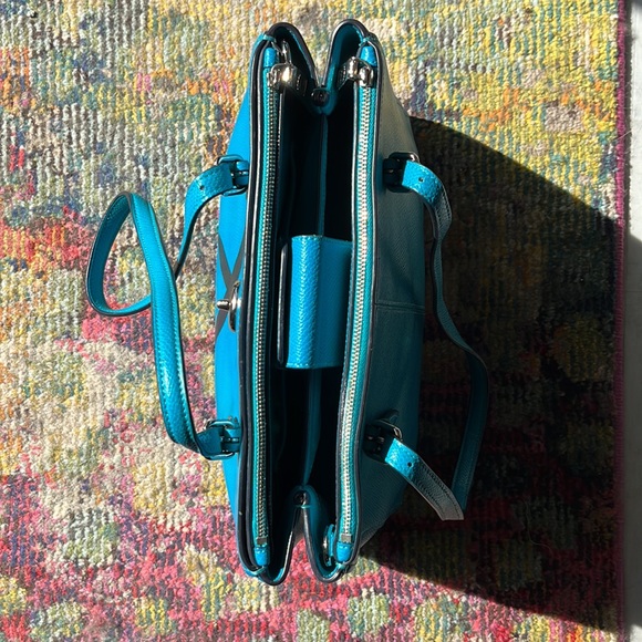 Coach EUC Aqua/ Teal plenty of pockets disc. style almost new condition - Picture 9 of 13